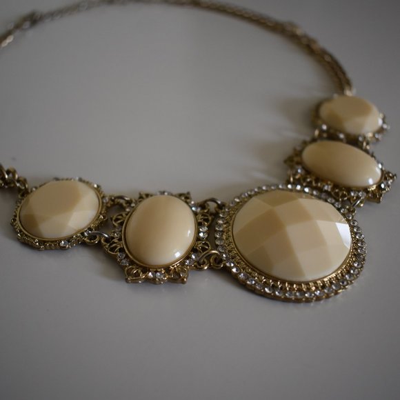 Gold & Off-White Statement Necklace | Excellent Condition - Picture 4 of 6